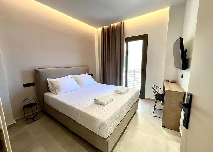 Triekmo Pyr Rhodes City